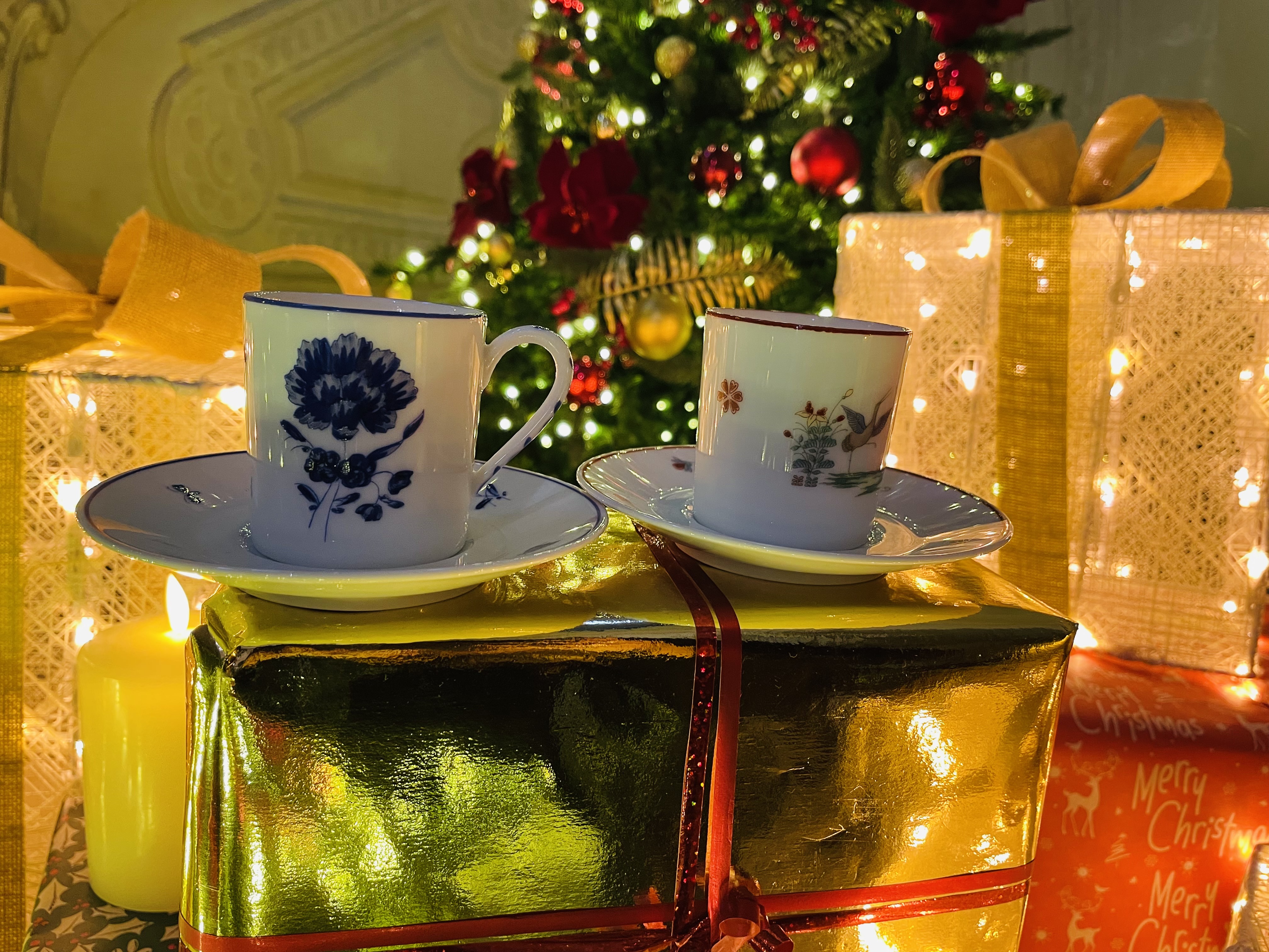 idée cadeau : tasse de porcelaine du château de Chantilly